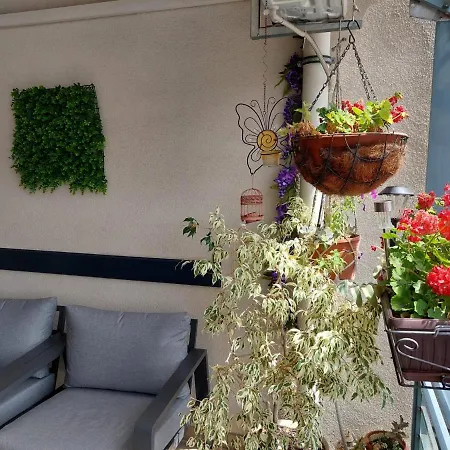 Luxurious Majda, 2 Bathrooms And Free Parking Lägenhet *