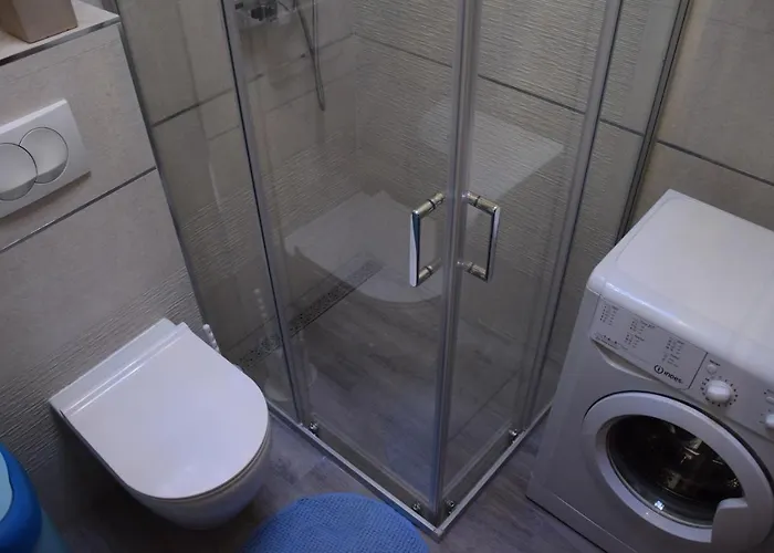 Luxurious Majda, 2 Bathrooms And Free Parking Lägenhet