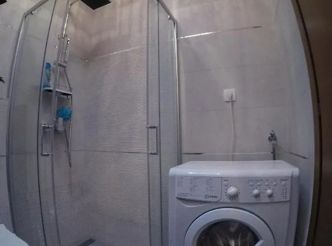 Luxurious Majda, 2 Bathrooms And Free Parking Lägenhet