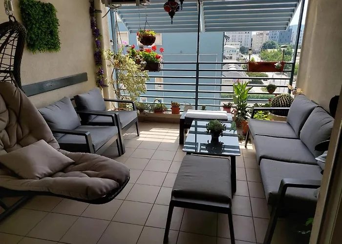 Luxurious Majda, 2 Bathrooms And Free Parking *