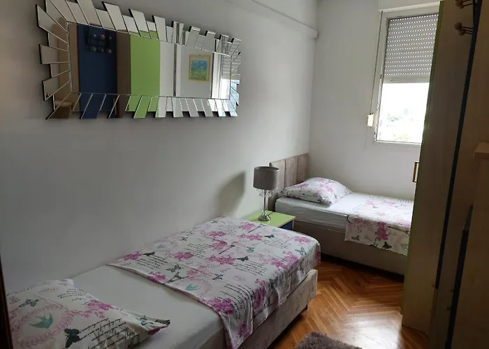 Lägenhet Luxurious Majda, 2 Bathrooms And Free Parking