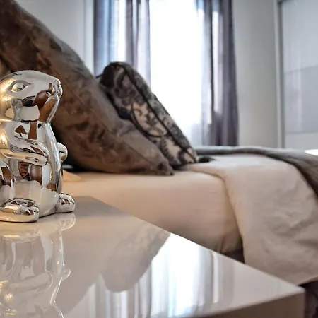 Daire Luxurious Majda, 2 Bathrooms And Free Parking Split
