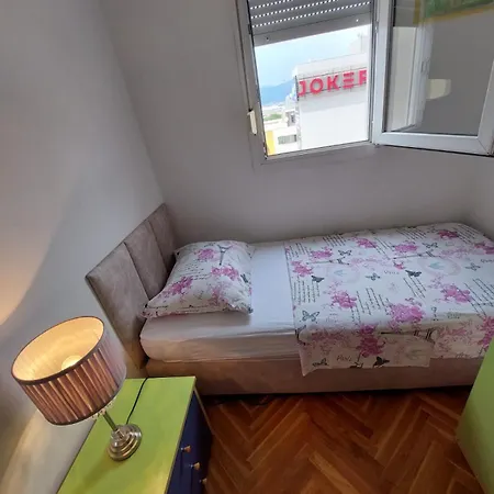 Luxurious Majda, 2 Bathrooms And Free Parking דירה