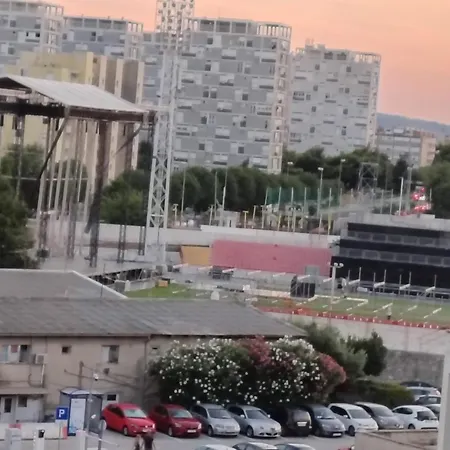 Luxurious Majda, 2 Bathrooms And Free Parking *