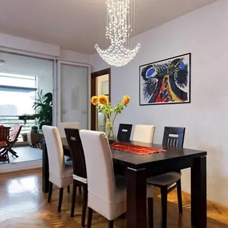 Daire Luxurious Majda, 2 Bathrooms And Free Parking