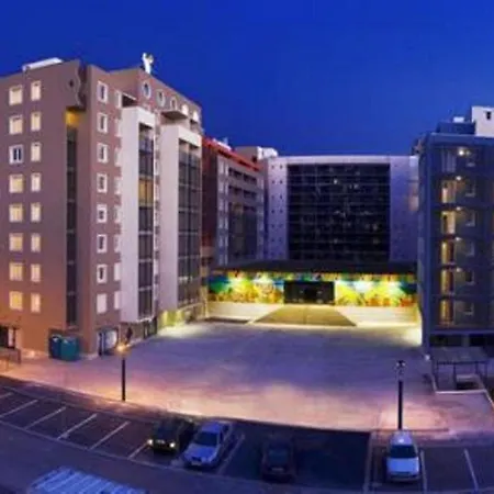 Luxurious Majda, 2 Bathrooms And Free Parking سبليت
