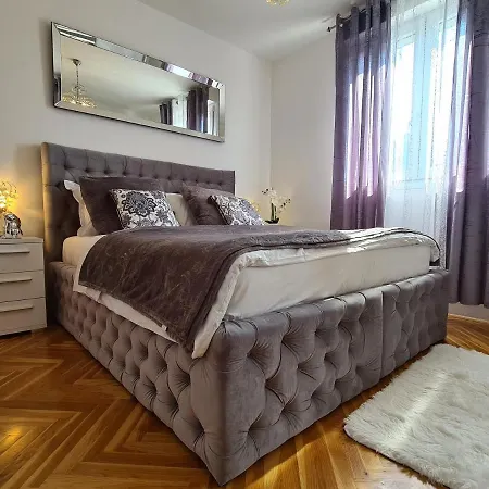 Luxurious Majda, 2 Bathrooms And Free Parking Daire Split