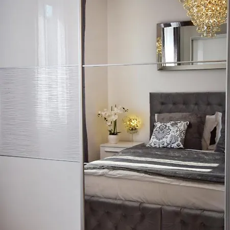 Daire Luxurious Majda, 2 Bathrooms And Free Parking Split